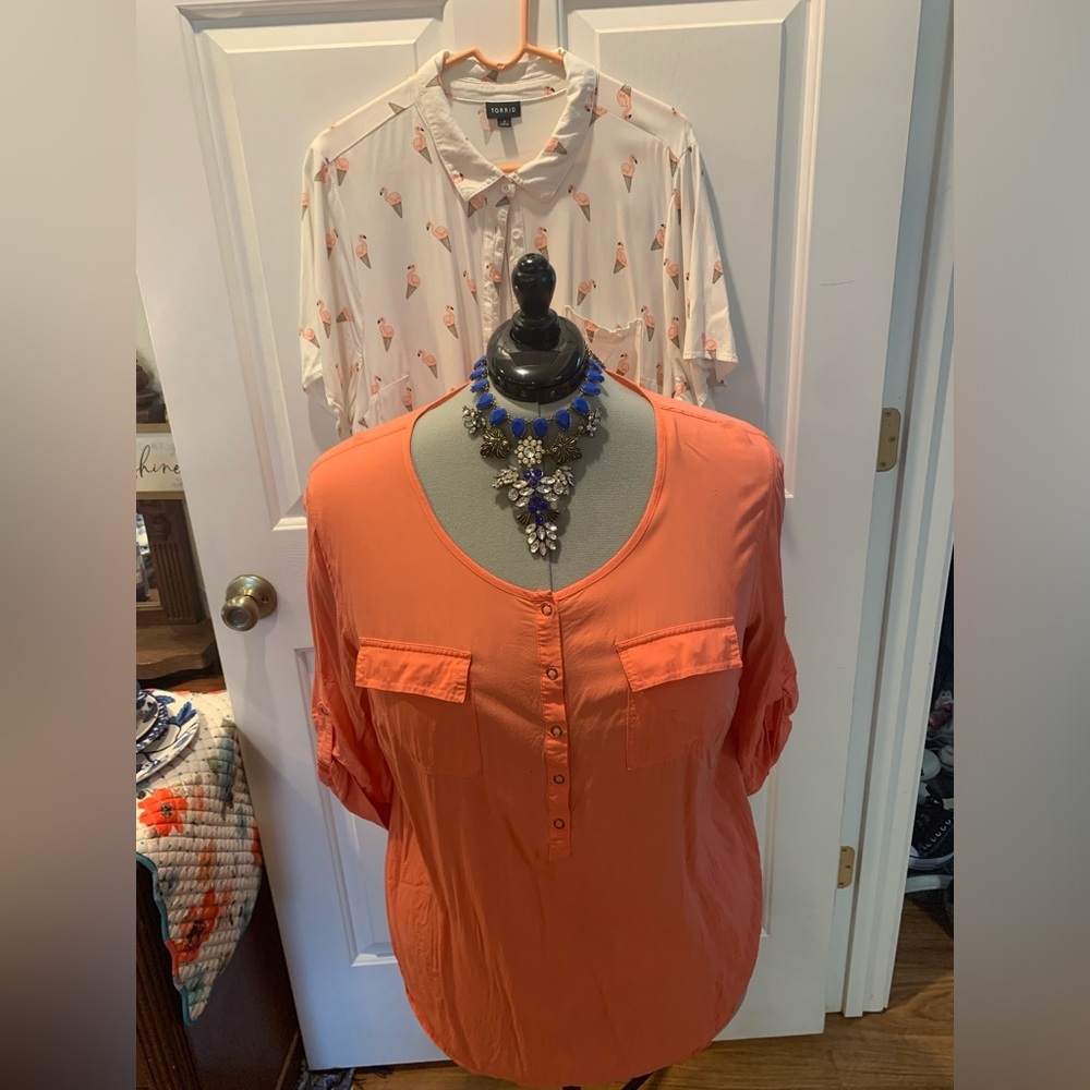 Torrid Size 3 Women's Short Sleeve blouses top lot of 2 ice cream cone flamingos
